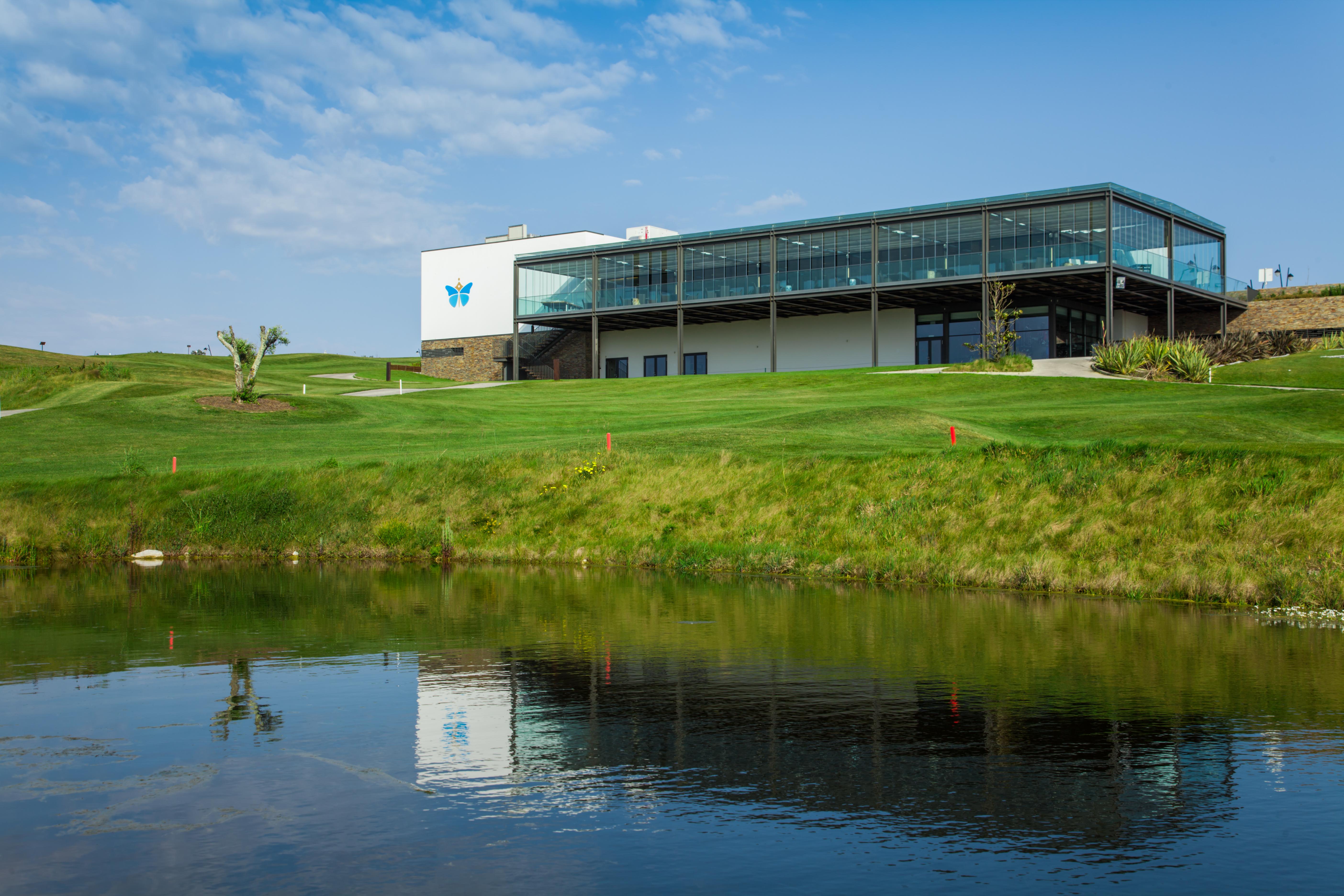 Royal Obidos Scenic Resort Прайя-дель-Рей Экстерьер фото The clubhouse at the Vale Golf Resort